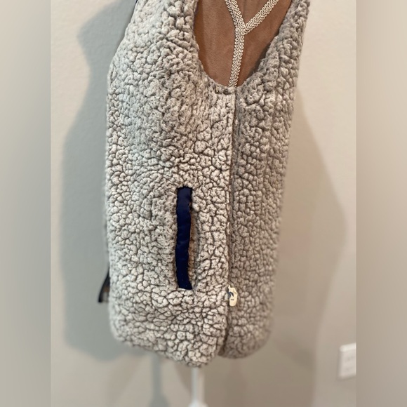 Simply Southern Sherpa vest - Picture 2 of 7